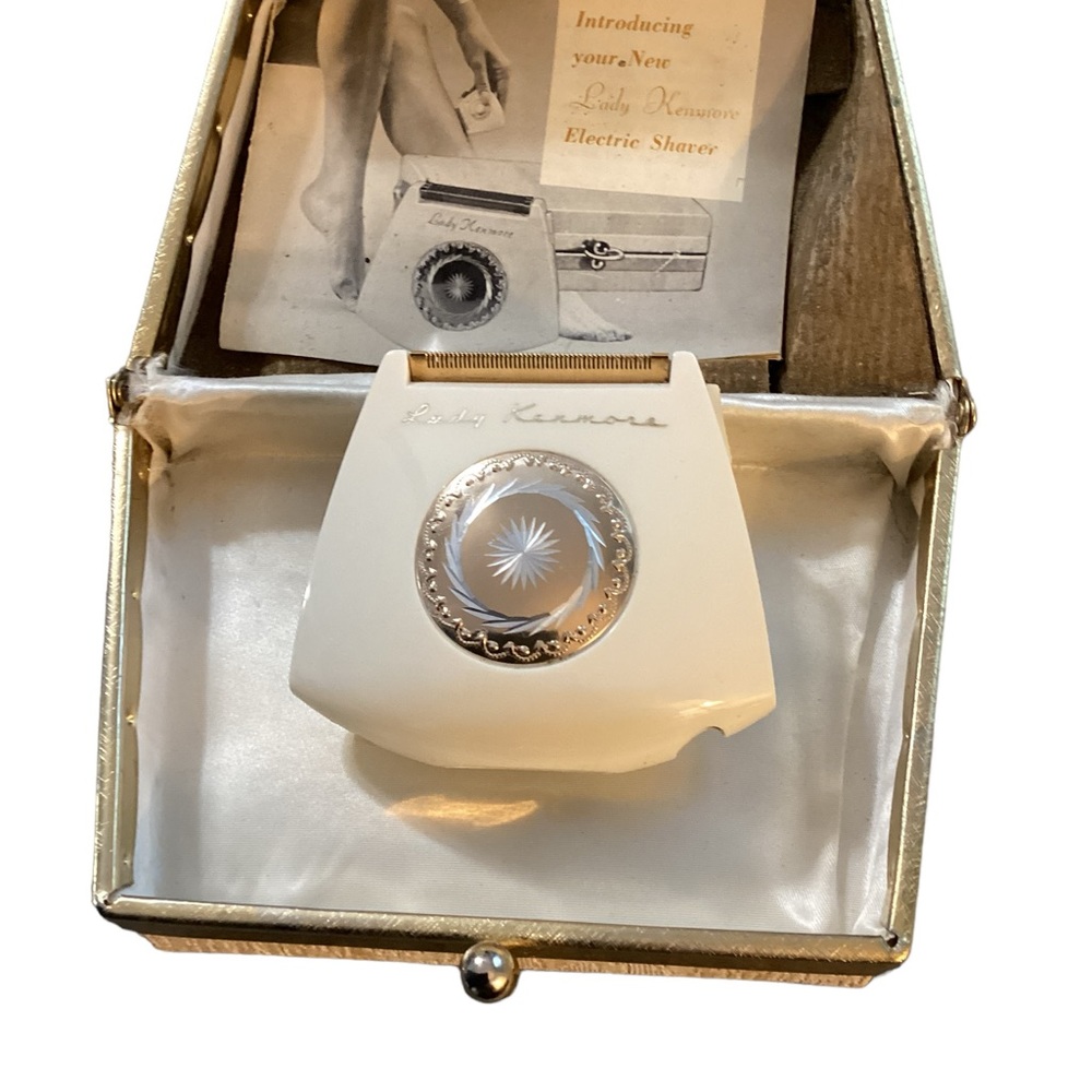 Vintage Lady Kenmore electric shaver in original case.